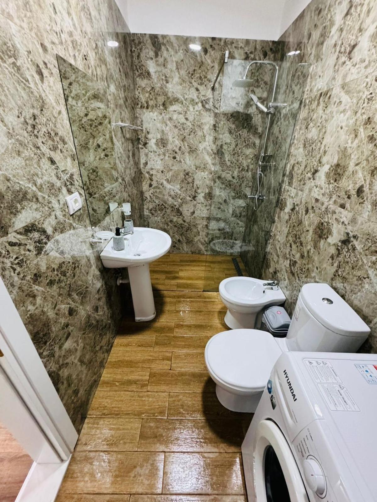 Apartamente Tirana Buitenkant foto